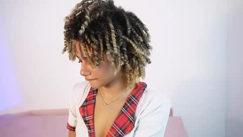 Snapshot of naomidawsonn chatting on 05/21/26, 12:17 naomidawson online show from 05/21/26, 12:17