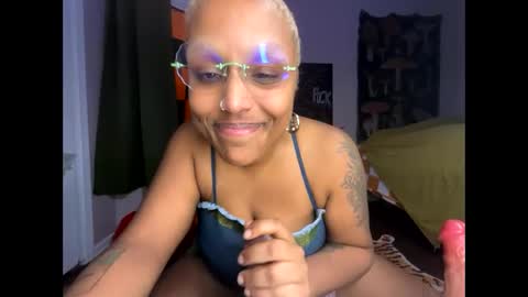 Naomigiirl6 online show from 12/11/24, 06:20