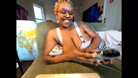Naomigiirl6 online show from 01/25/25, 08:10