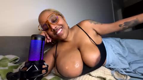 Naomigiirl6 online show from 02/14/25, 03:00
