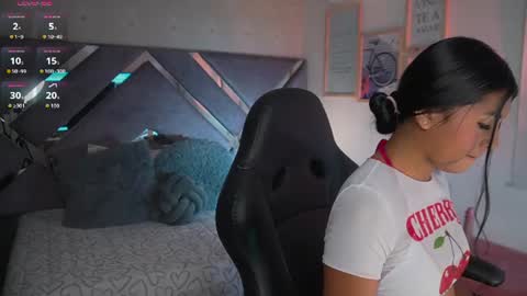 Snapshot of naomigray__ chatting on 07/08/26, 11:04 Naomi-Gray online show from 07/08/26, 11:04