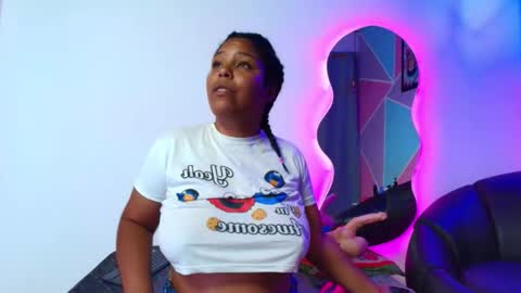 Naomi Campbel online show from 09/11/25, 08:53