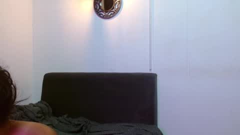 Naomi Campbel online show from 10/26/25, 02:39