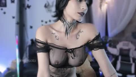 Naomi online show from 11/26/25, 08:21