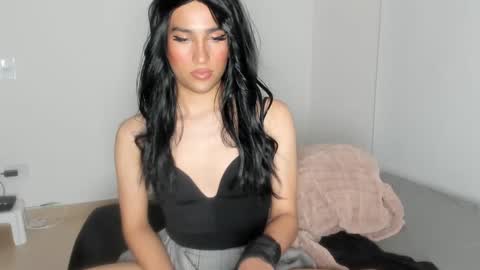 Naomi Moore online show from 01/14/25, 05:19