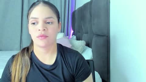 Snapshot of naomipalmer_ chatting on 10/26/25, 02:50 Naomi online show from 10/26/25, 02:50