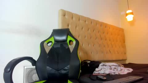 naomis_35 online show from 10/30/25, 07:36