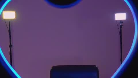 Naomi online show from 03/11/25, 12:39