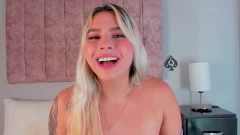 Laura  online show from 11/25/25, 04:40