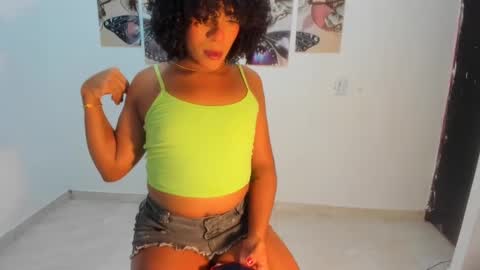 Snapshot of naomiwildburn chatting on 02/23/25, 04:13 naomiwildburn online show from 02/23/25, 04:13