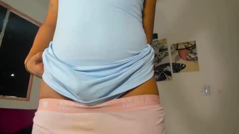 Snapshot of naomiwildburn chatting on 02/28/25, 01:47 naomiwildburn online show from 02/28/25, 01:47