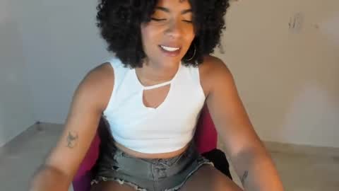 Snapshot of naomiwildburn chatting on 03/02/25, 05:14 naomiwildburn online show from 03/02/25, 05:14