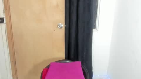 Snapshot of naomiwildburn chatting on 03/05/25, 04:02 naomiwildburn online show from 03/05/25, 04:02