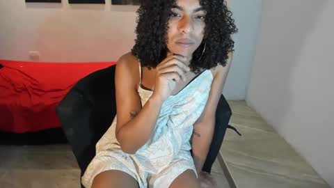 Snapshot of naomiwildburn chatting on 10/04/25, 05:00 naomiwildburn online show from 10/04/25, 05:00