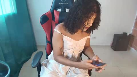 Snapshot of naomiwildburn chatting on 10/18/25, 01:56 naomiwildburn online show from 10/18/25, 01:56