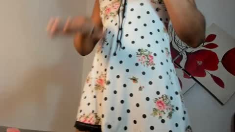 Snapshot of naomiwildburn chatting on 10/21/25, 02:07 naomiwildburn online show from 10/21/25, 02:07