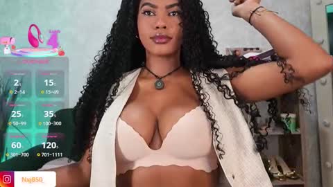 Naomi     online show from 12/04/25, 09:34