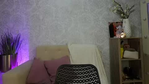 Naomi     online show from 05/23/26, 10:47