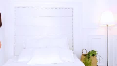 Naomi online show from 11/18/25, 02:28