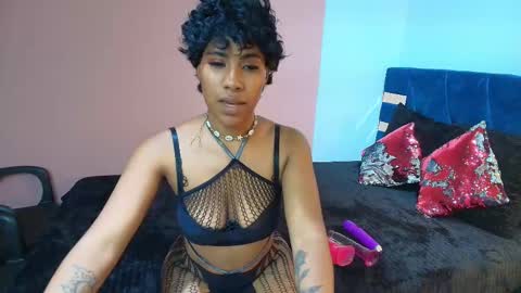 Snapshot of naomy__smith__ chatting on 02/27/26, 08:31 N A O M Y online show from 02/27/26, 08:31