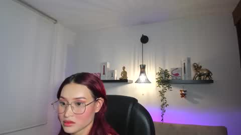 Snapshot of naomy_hot04 chatting on 05/31/26, 12:08 naomy online show from 05/31/26, 12:08