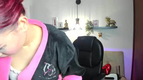 Snapshot of naomy_hot04 chatting on 08/01/26, 01:38 naomy online show from 08/01/26, 01:38