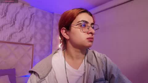 Naomy  online show from 12/01/25, 03:11