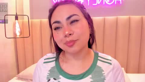 Snapshot of naomymonroe_ chatting on 10/16/25, 09:49 Naomy online show from 10/16/25, 09:49