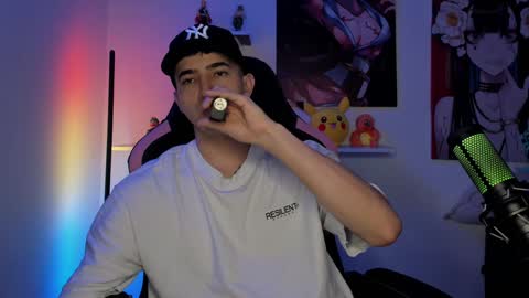 Snapshot of naranjo_seb chatting on 12/16/24, 02:04 sebastian online show from 12/16/24, 02:04