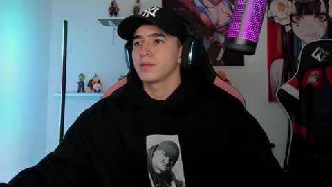 Snapshot of naranjo_seb chatting on 12/28/24, 04:41 sebastian online show from 12/28/24, 04:41