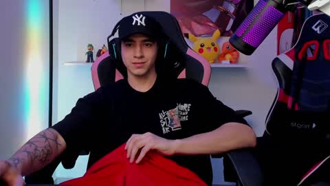 Snapshot of naranjo_seb chatting on 12/29/24, 03:24 sebastian online show from 12/29/24, 03:24