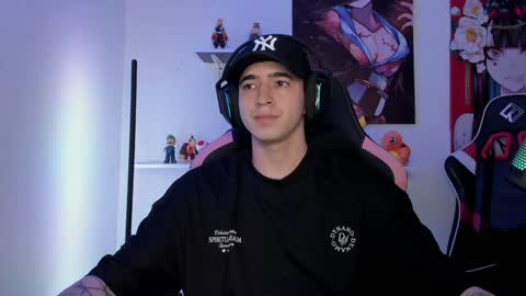 Snapshot of naranjo_seb chatting on 12/31/24, 10:15 sebastian online show from 12/31/24, 10:15