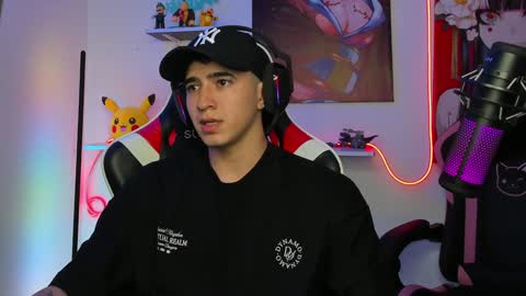 Snapshot of naranjo_seb chatting on 01/25/25, 04:02 sebastian online show from 01/25/25, 04:02