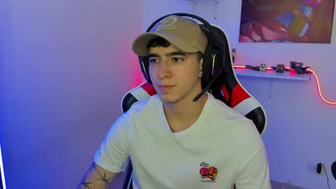 Snapshot of naranjo_seb chatting on 02/05/25, 06:24 sebastian online show from 02/05/25, 06:24