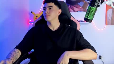 Snapshot of naranjo_seb chatting on 03/08/25, 06:54 sebastian online show from 03/08/25, 06:54