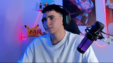 Snapshot of naranjo_seb chatting on 03/11/25, 05:27 sebastian online show from 03/11/25, 05:27