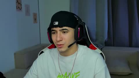 Snapshot of naranjo_seb chatting on 09/09/25, 05:40 sebastian online show from 09/09/25, 05:40