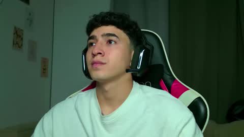 Snapshot of naranjo_seb chatting on 10/01/25, 04:18 sebastian online show from 10/01/25, 04:18