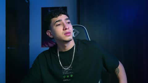 Snapshot of naranjo_seb chatting on 10/31/25, 10:27 sebastian online show from 10/31/25, 10:27