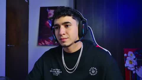 Snapshot of naranjo_seb chatting on 11/10/25, 01:48 sebastian online show from 11/10/25, 01:48