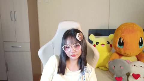 Naree online show from 11/22/25, 06:51