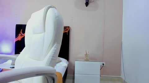 Nascary Fox online show from 10/10/25, 07:46