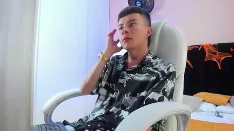 Nascary Fox online show from 10/12/25, 01:10