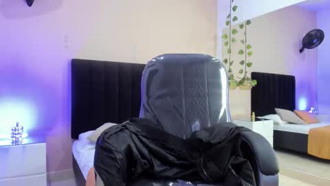 Nascary Fox online show from 11/06/25, 09:15