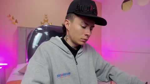 Nascary Fox online show from 03/25/26, 01:06