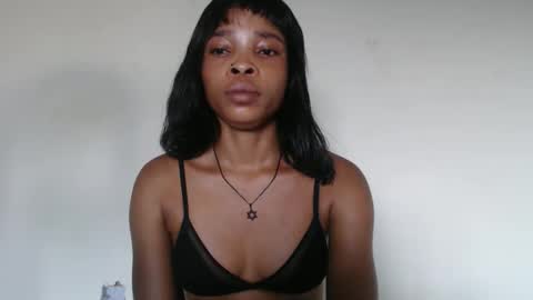 bella online show from 11/11/25, 08:25