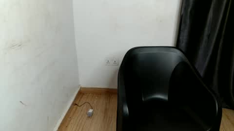 Mila online show from 03/05/26, 07:54