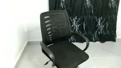 Mila online show from 03/29/26, 07:47