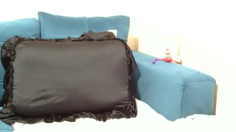 Bella online show from 10/28/25, 03:36