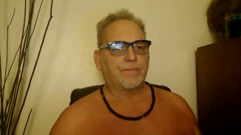 Snapshot of nastydaddyfatcock8 chatting on 01/04/25, 12:48 Daddy online show from 01/04/25, 12:48